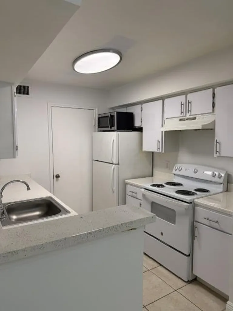 2647 NW 33rd Street Oakland Park FL 33309