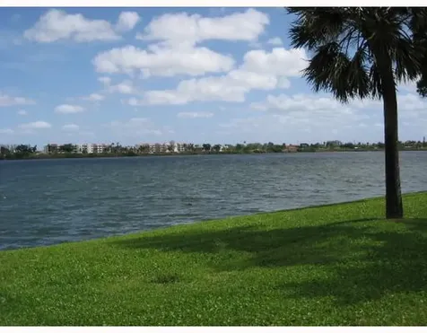 2647 NW 33rd Street Oakland Park FL 33309