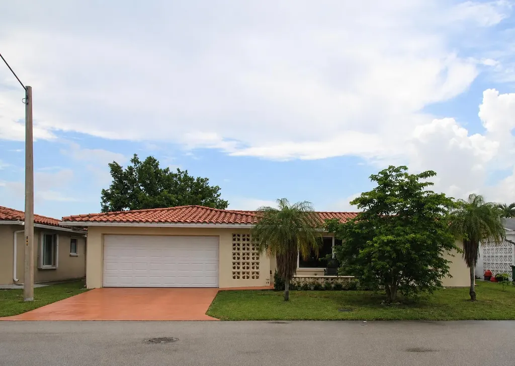 4914 NW 49th Road Tamarac FL 33319