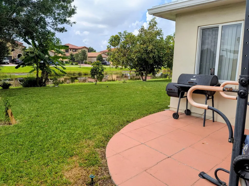 4914 NW 49th Road Tamarac FL 33319