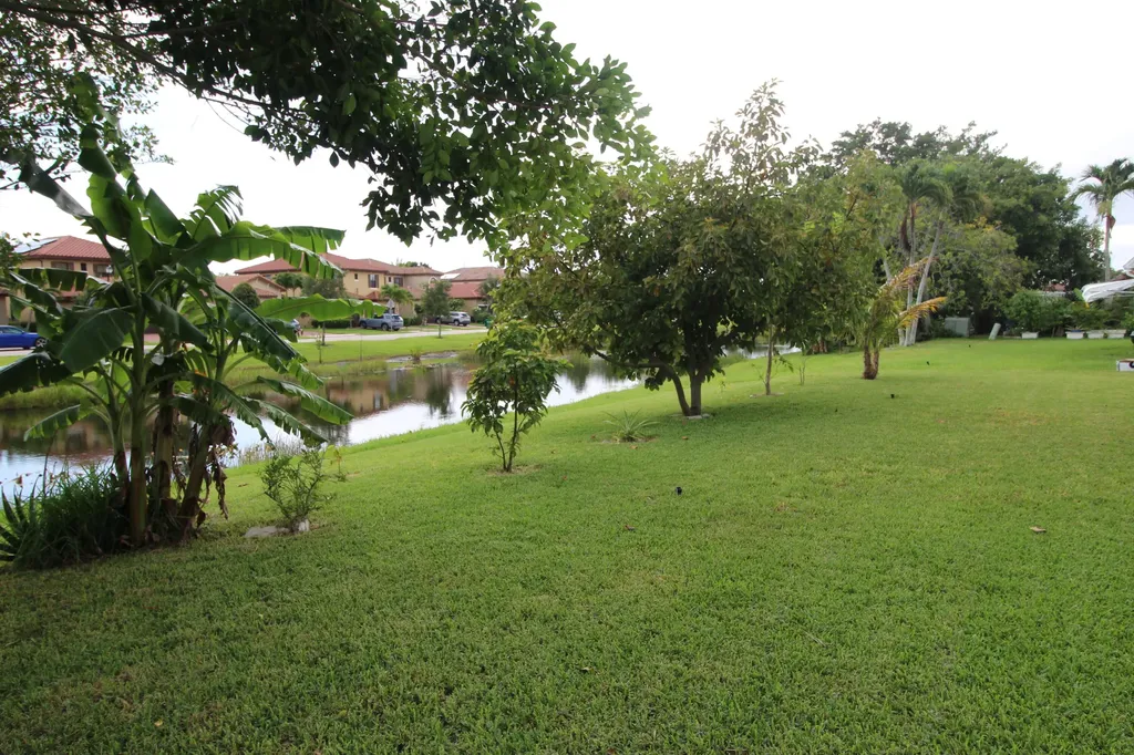 4914 NW 49th Road Tamarac FL 33319