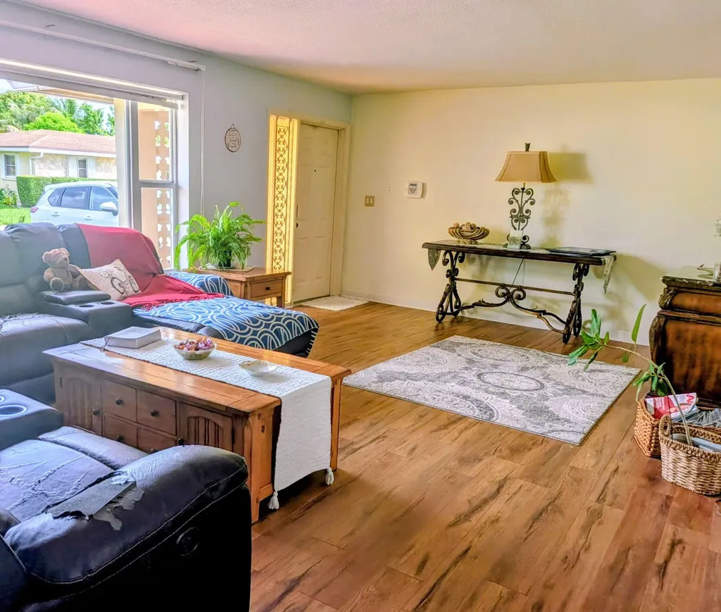 4914 NW 49th Road Tamarac FL 33319