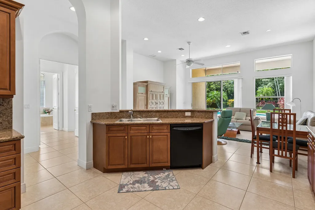 8102 Valhalla Drive Delray Beach FL 33446
