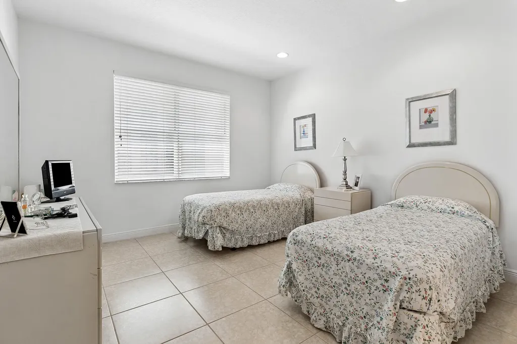 8102 Valhalla Drive Delray Beach FL 33446