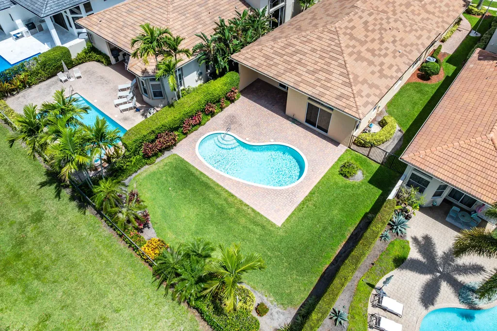 8102 Valhalla Drive Delray Beach FL 33446