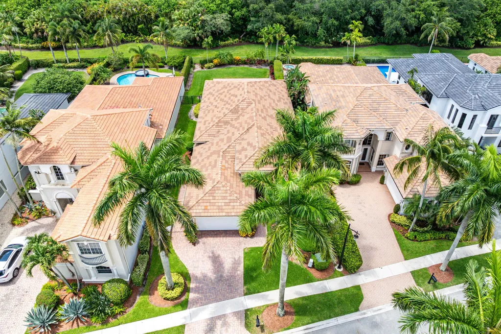 8102 Valhalla Drive Delray Beach FL 33446