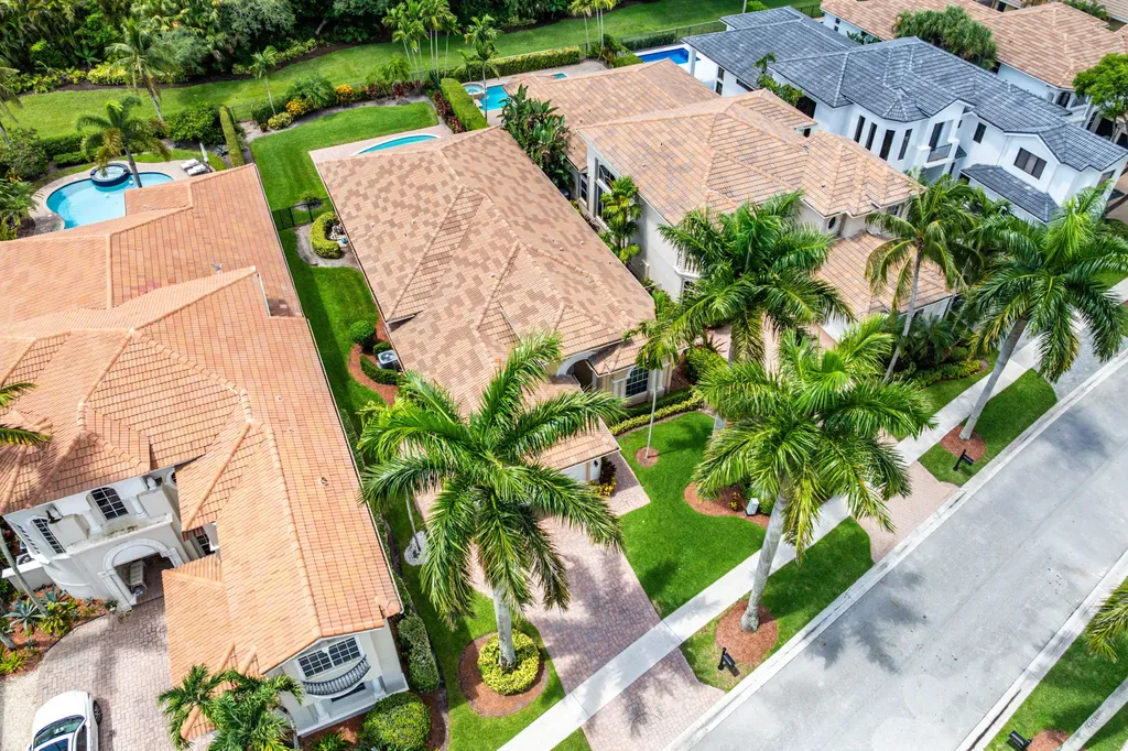 8102 Valhalla Drive Delray Beach FL 33446