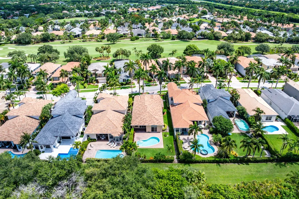 8102 Valhalla Drive Delray Beach FL 33446