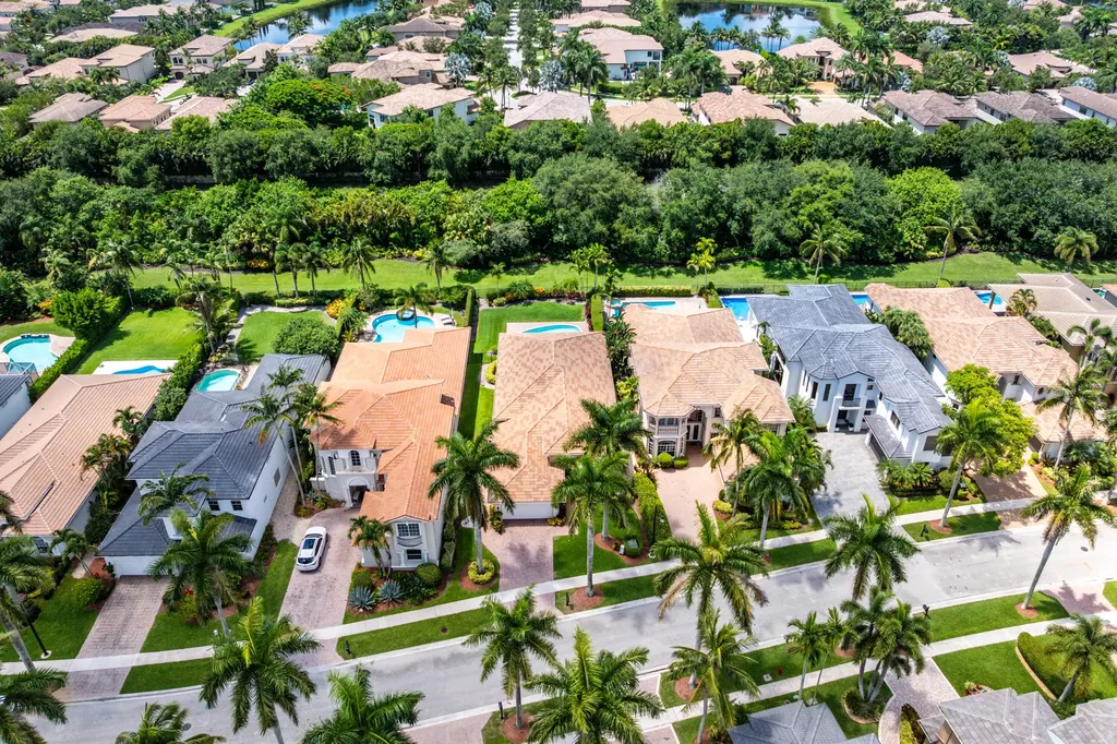 8102 Valhalla Drive Delray Beach FL 33446