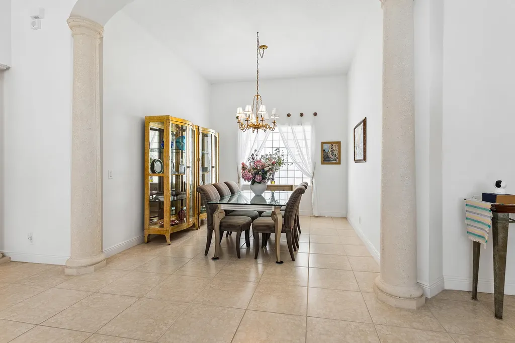 8102 Valhalla Drive Delray Beach FL 33446