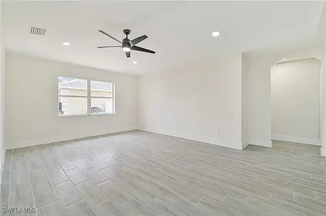 4733 28th Street SW Lehigh Acres FL 33973