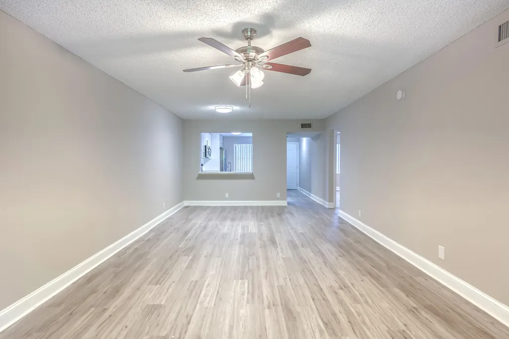 240 SE 10th Street Delray Beach FL 33483