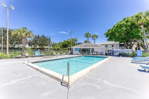 240 SE 10th Street Delray Beach FL 33483