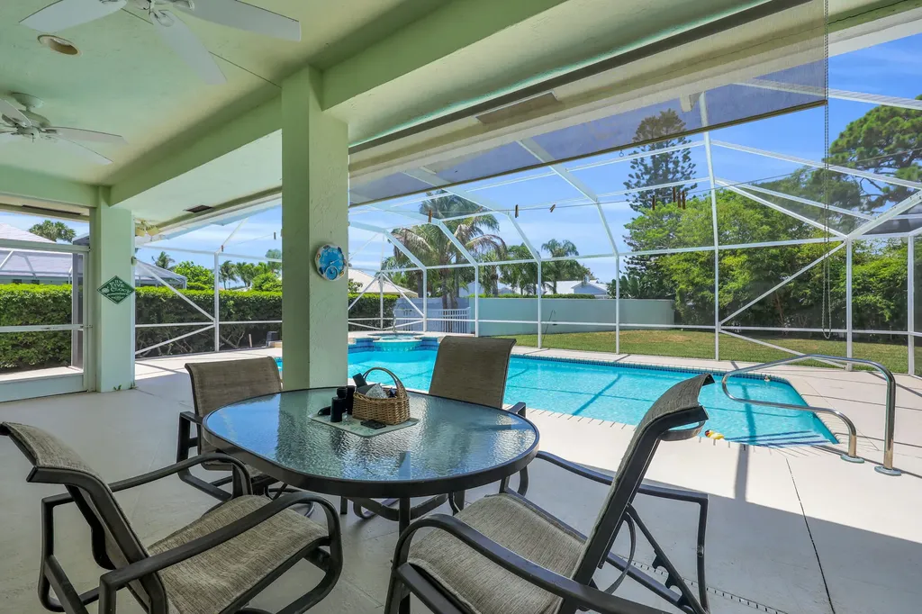 521 Cypress Circle Tequesta FL 33469