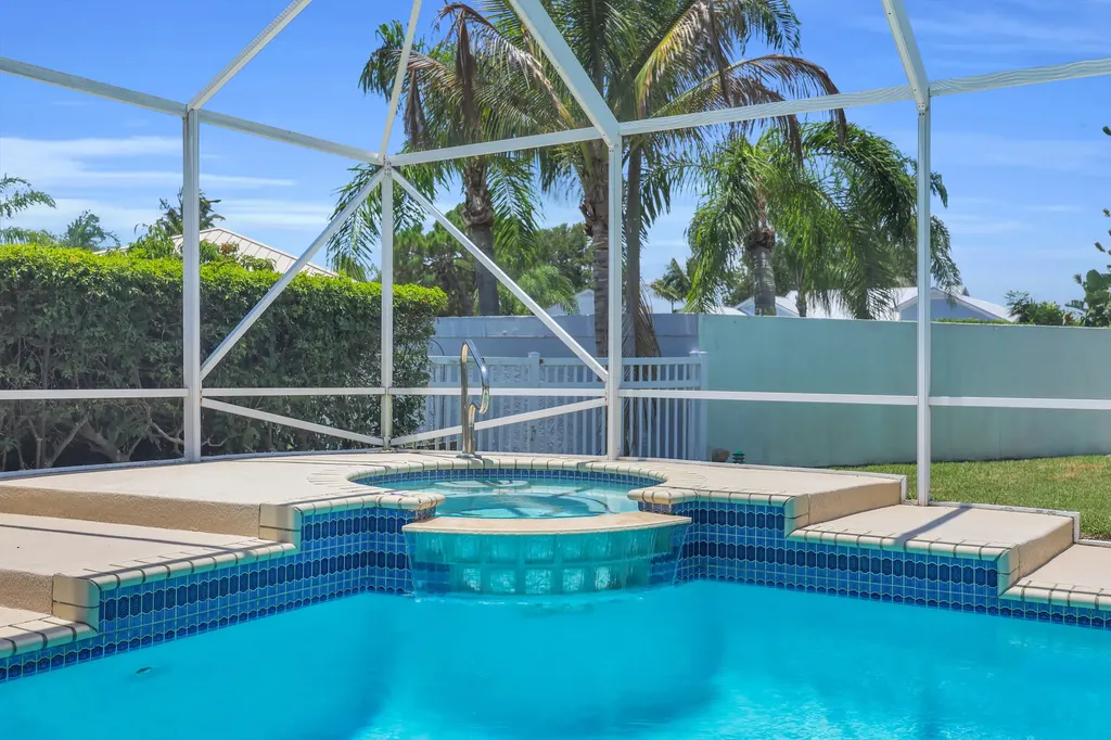 521 Cypress Circle Tequesta FL 33469