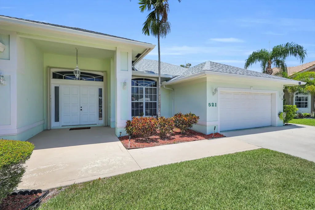 521 Cypress Circle Tequesta FL 33469