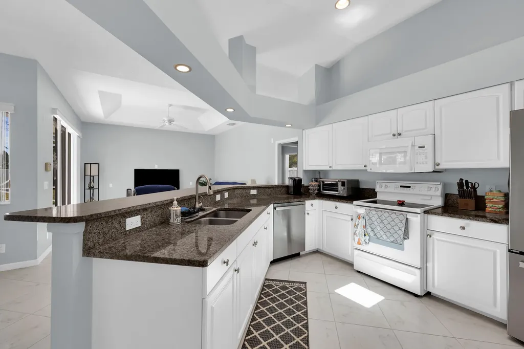 521 Cypress Circle Tequesta FL 33469