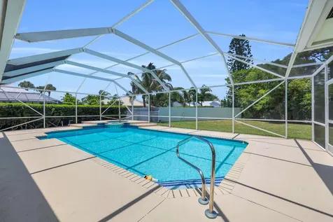 521 Cypress Circle Tequesta FL 33469