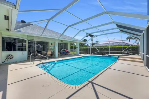 521 Cypress Circle Tequesta FL 33469