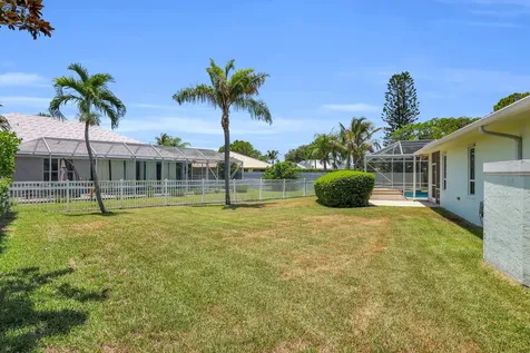 521 Cypress Circle Tequesta FL 33469
