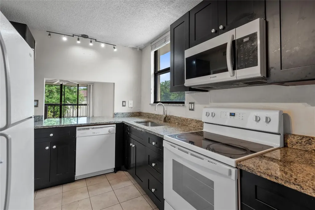 8429 Forest Hills Drive Coral Springs FL 33065