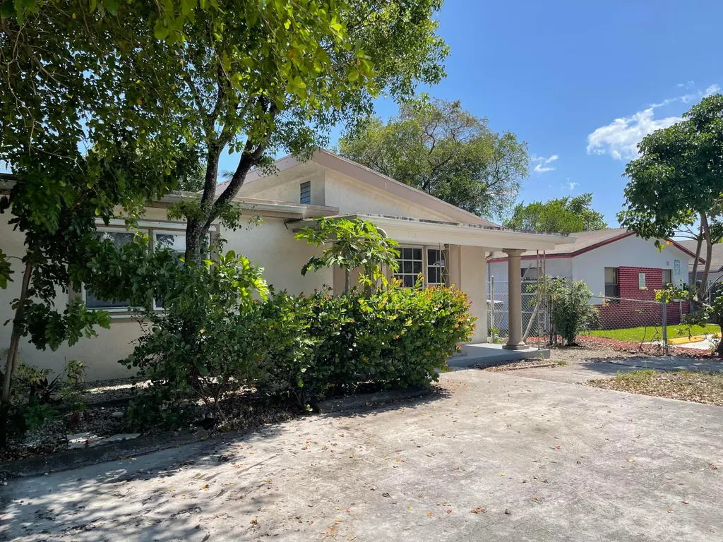 216 NW 12th Pompano Beach FL 33060