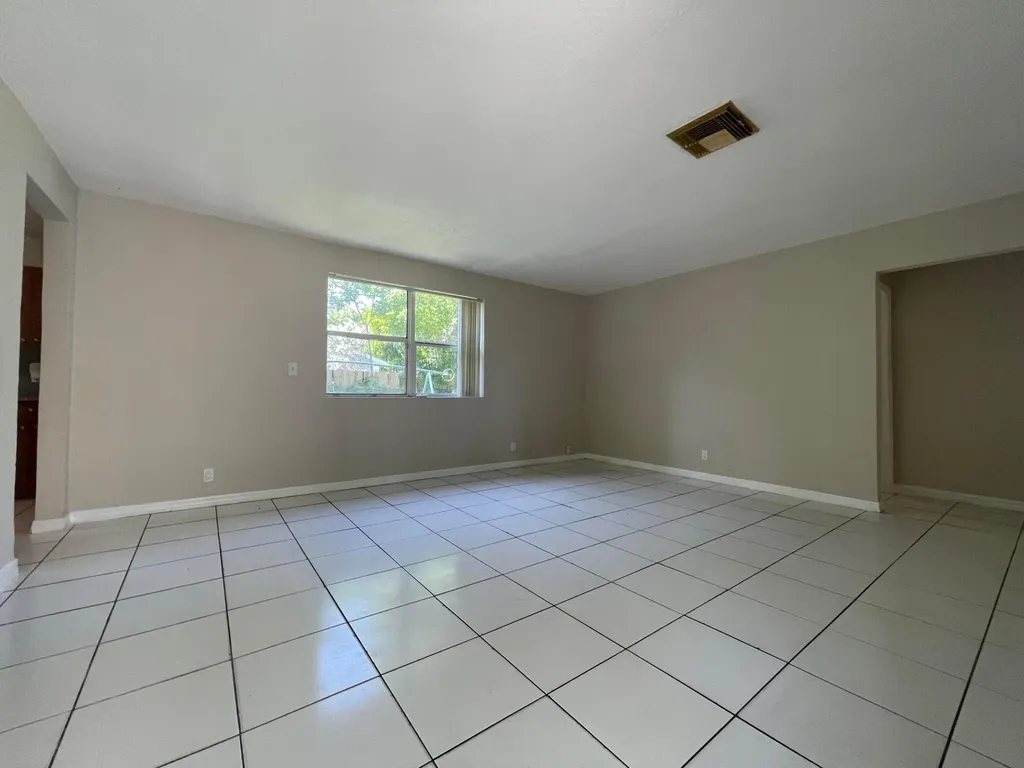 216 NW 12th Pompano Beach FL 33060