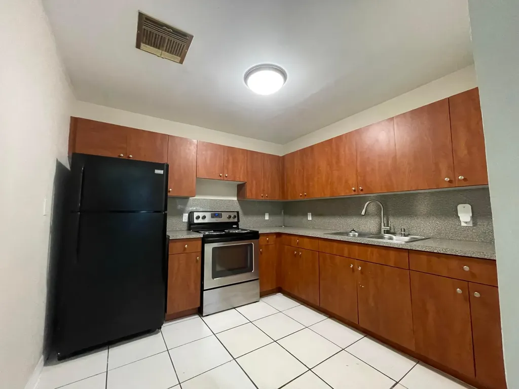 216 NW 12th Pompano Beach FL 33060
