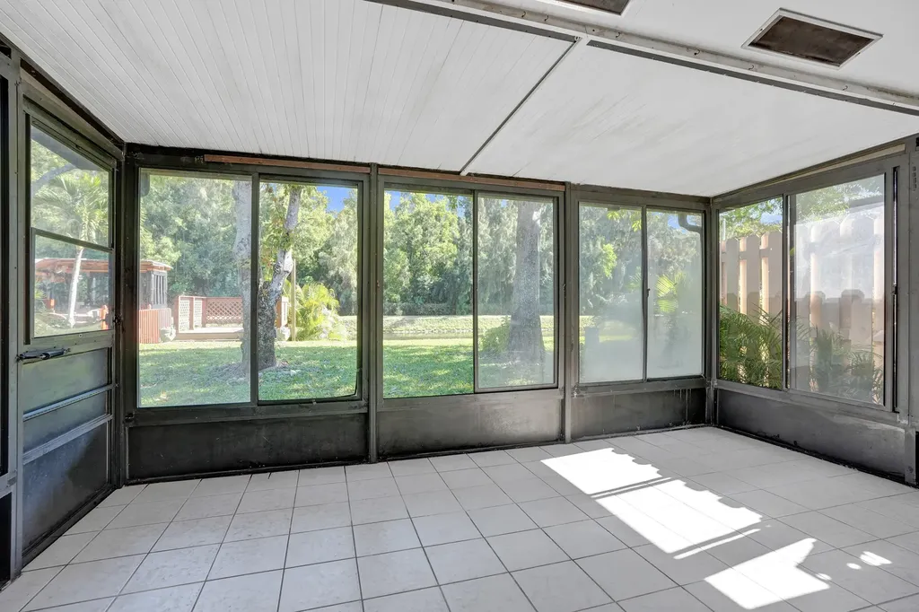 78 Mayfair Lane Boynton Beach FL 33426