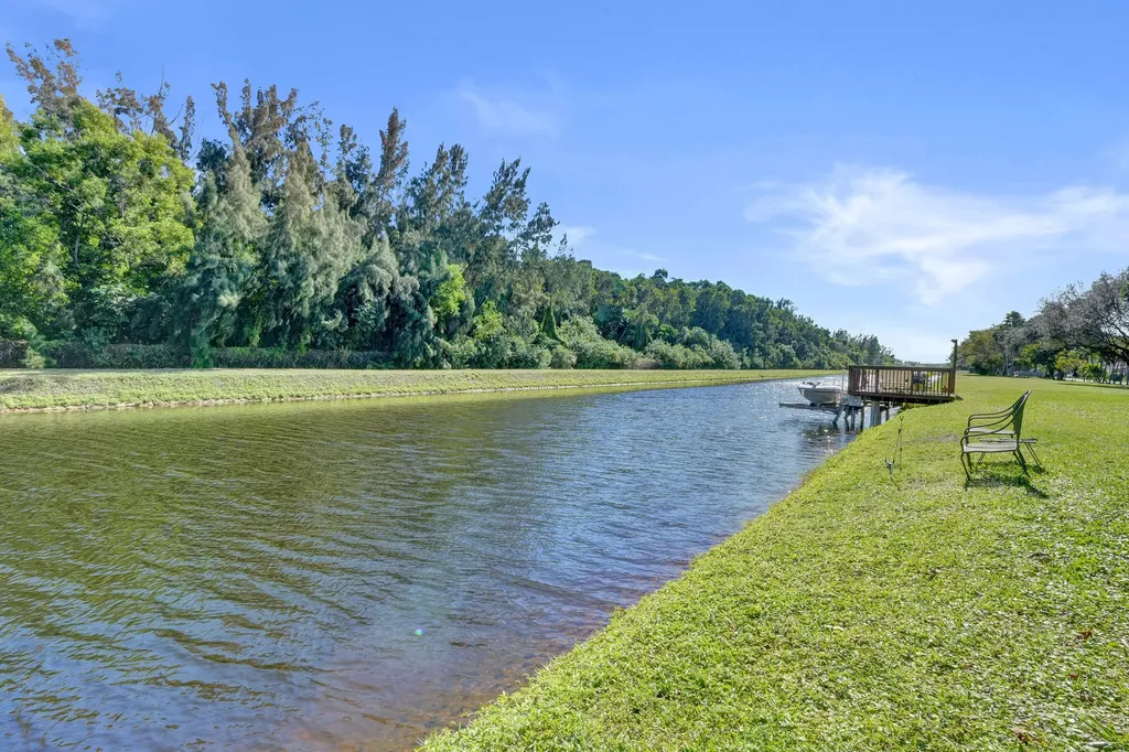 78 Mayfair Lane Boynton Beach FL 33426