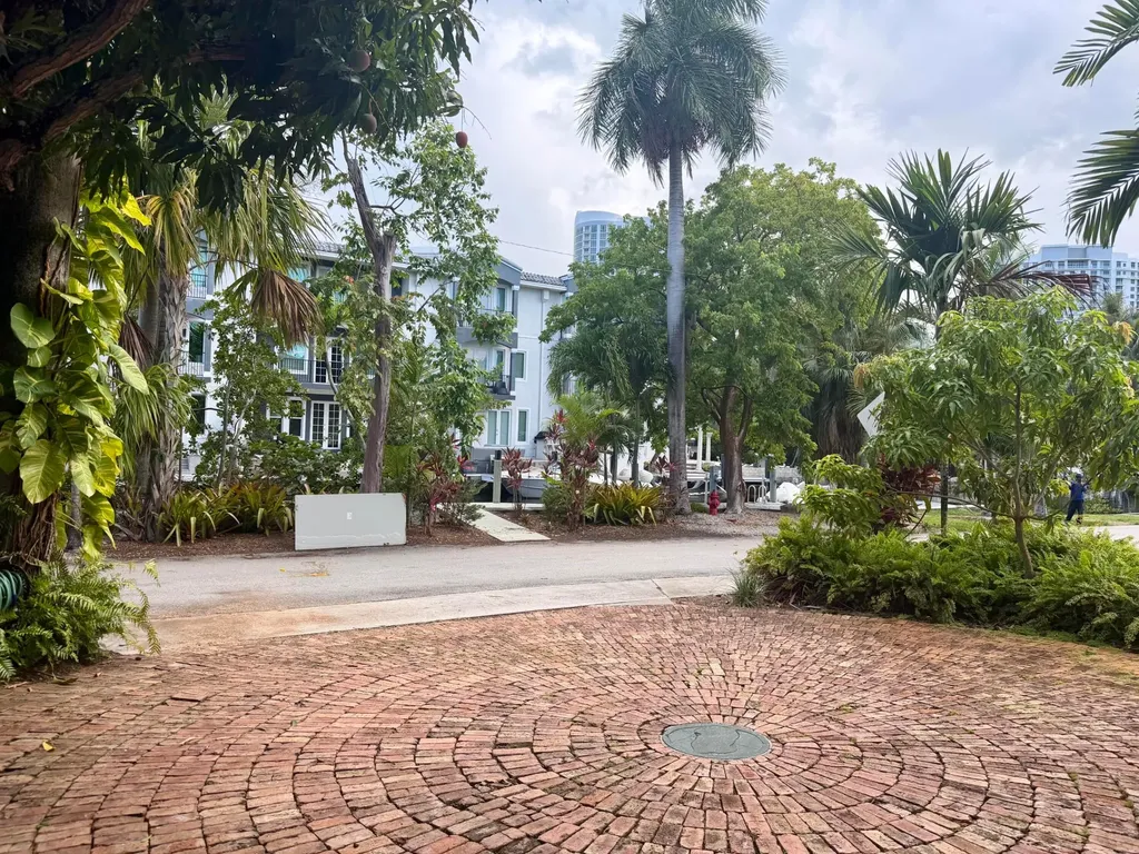 1101 SE 2nd Street Fort Lauderdale FL 33301