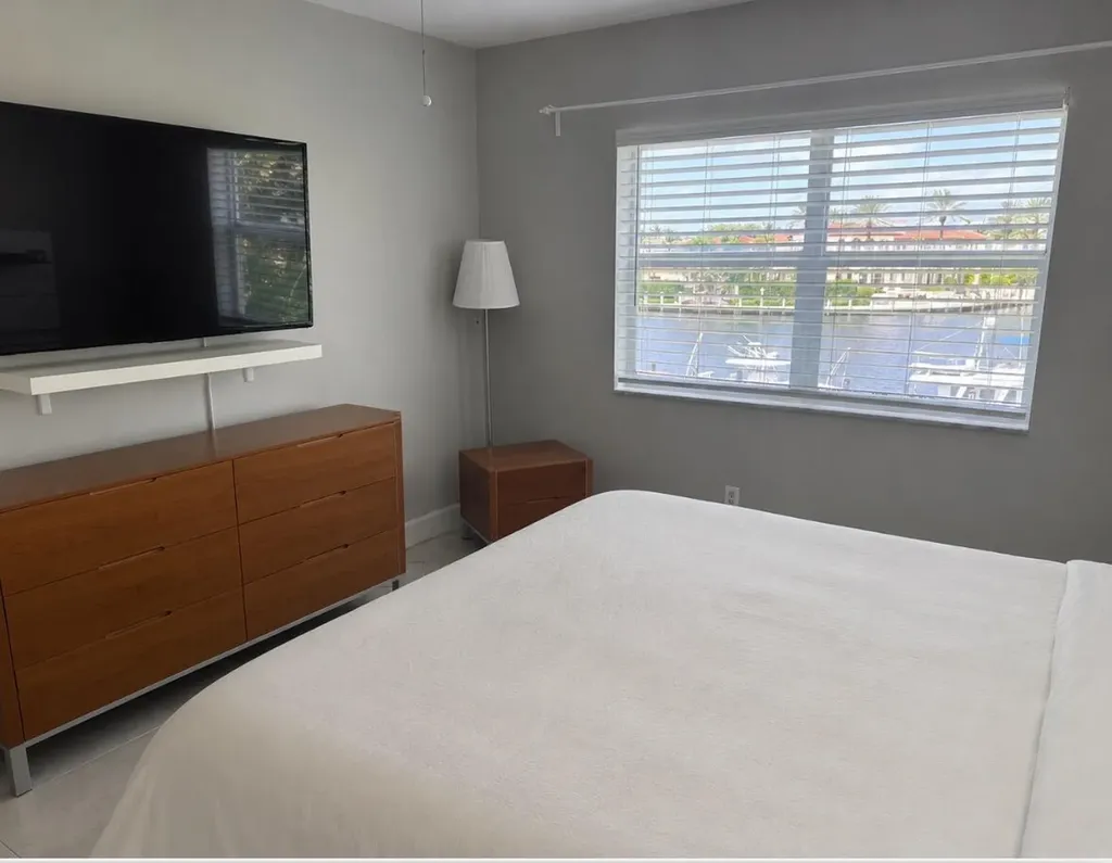 230 N Federal Highway Deerfield Beach FL 33441