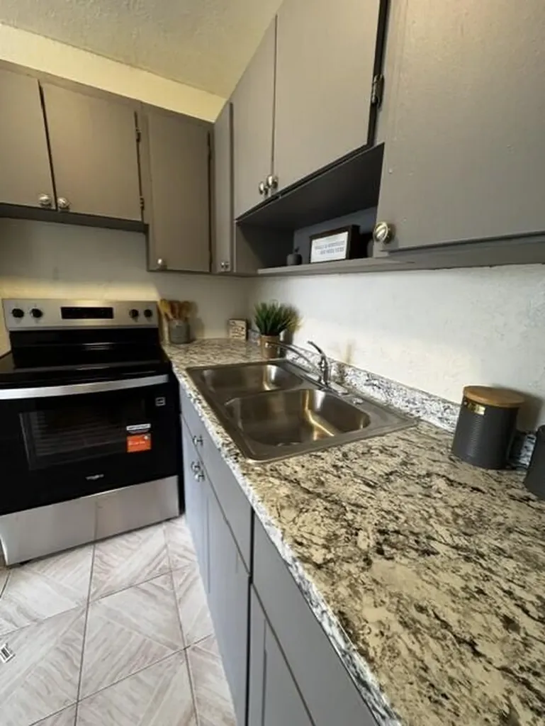 116 N F Street Lake Worth Beach FL 33460