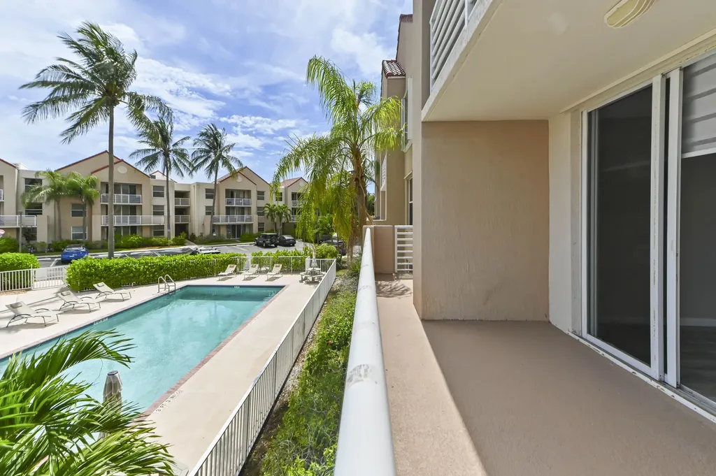 2711 Ocean Club Boulevard Hollywood FL 33019