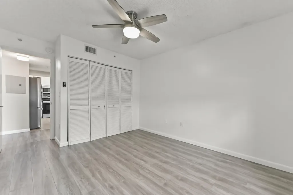 2711 Ocean Club Boulevard Hollywood FL 33019