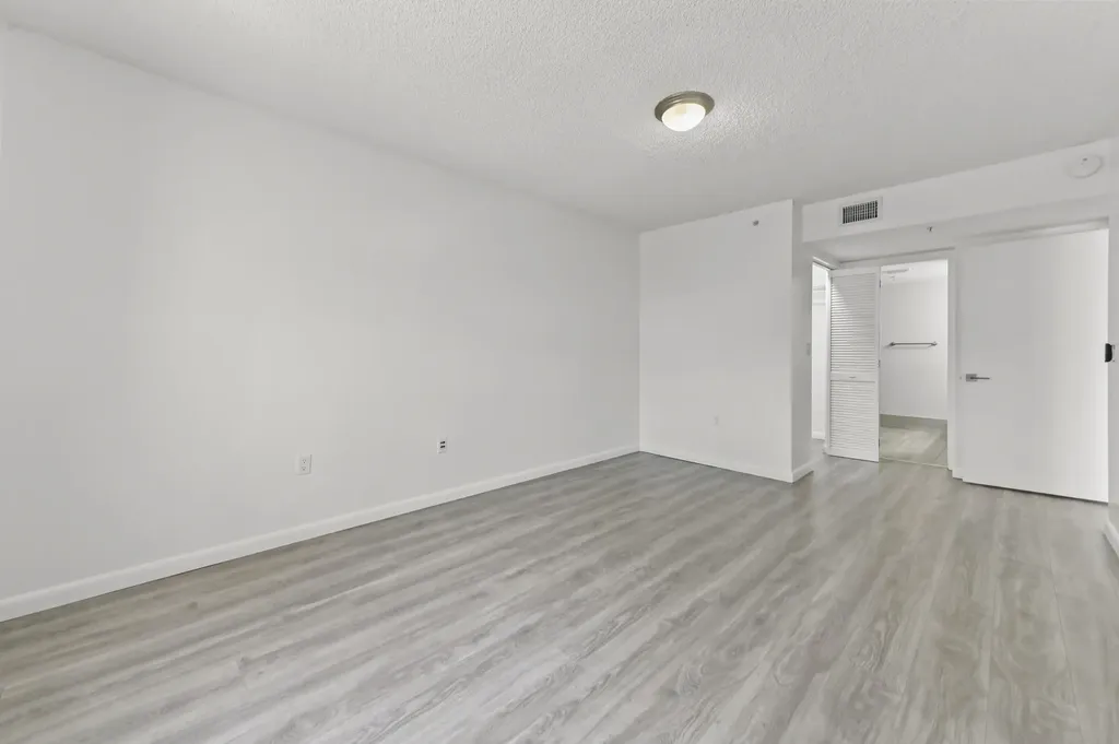 2711 Ocean Club Boulevard Hollywood FL 33019