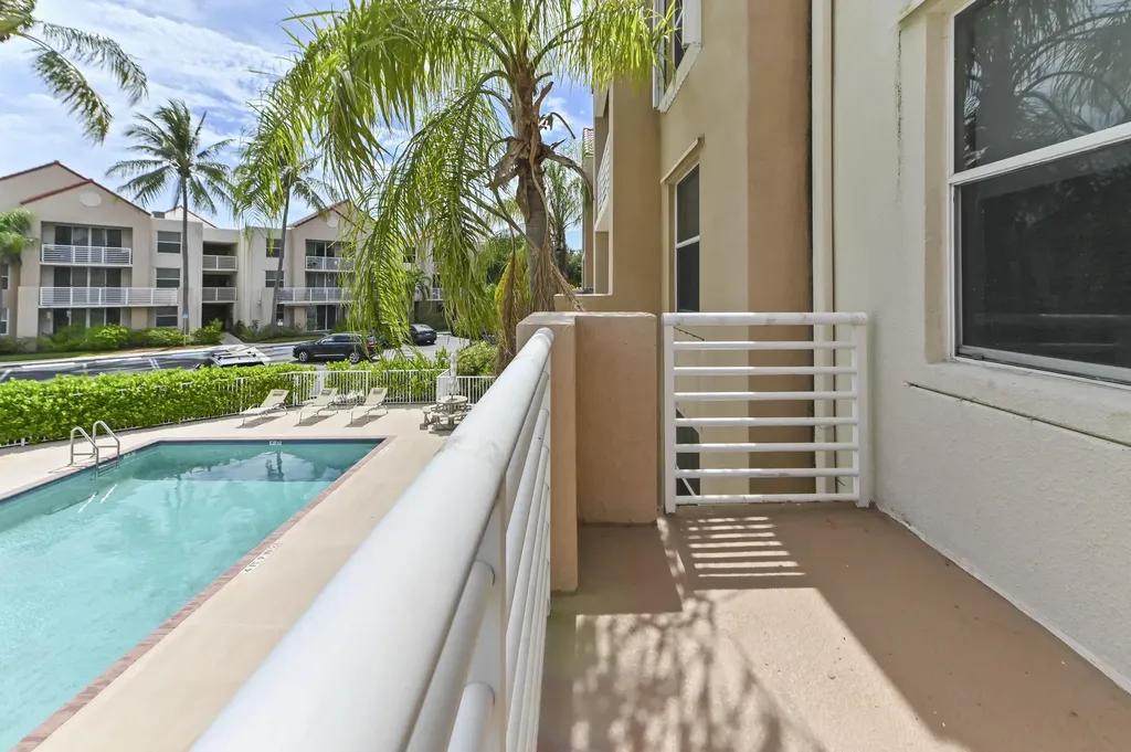 2711 Ocean Club Boulevard Hollywood FL 33019