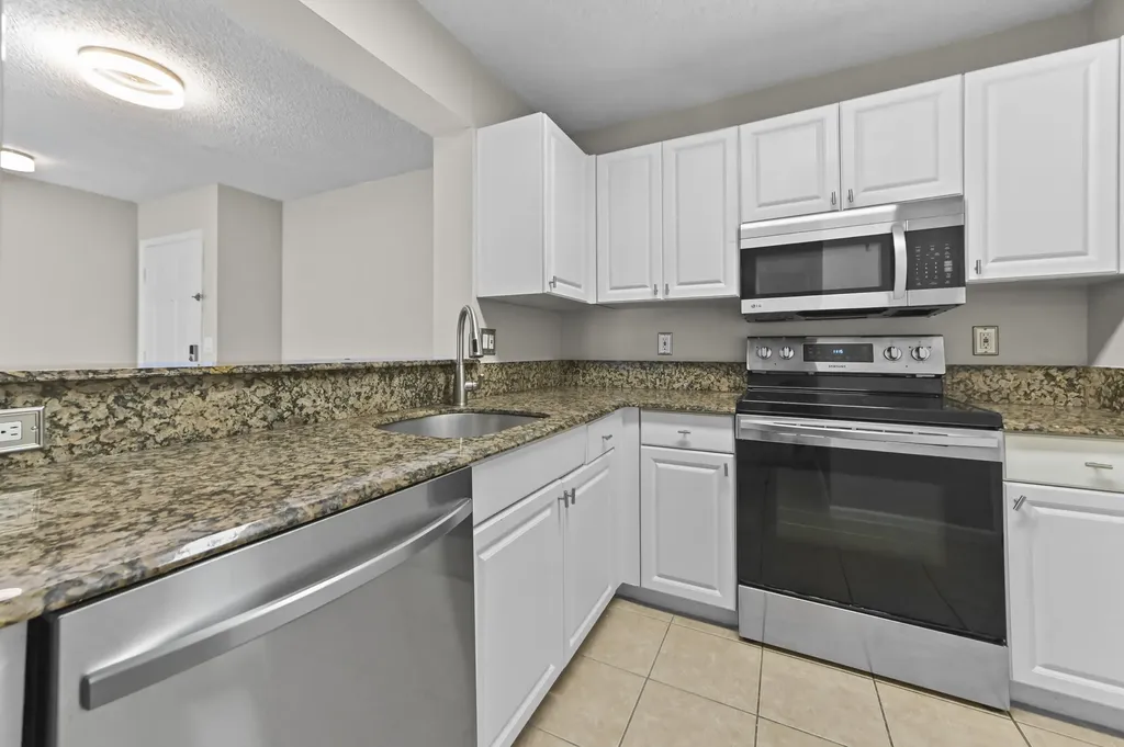 2711 Ocean Club Boulevard Hollywood FL 33019