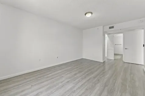 2711 Ocean Club Boulevard Hollywood FL 33019