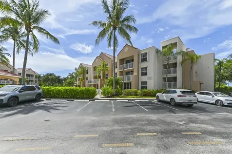 2711 Ocean Club Boulevard Hollywood FL 33019
