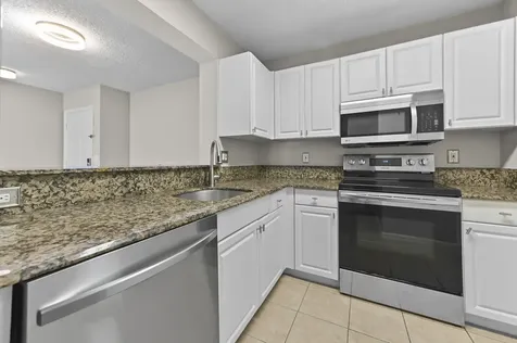 2711 Ocean Club Boulevard Hollywood FL 33019