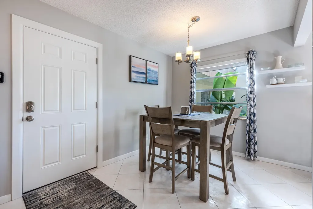 184 Piedmont D Delray Beach FL 33484