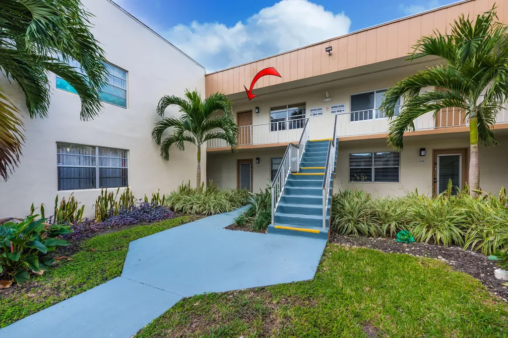 184 Piedmont D Delray Beach FL 33484