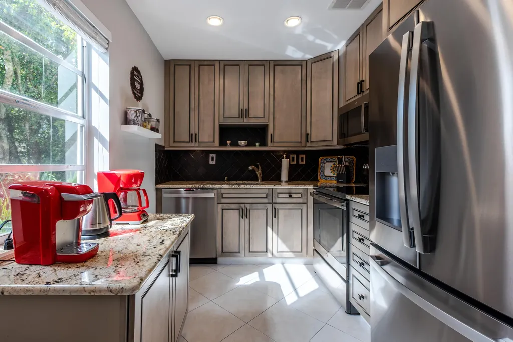 184 Piedmont D Delray Beach FL 33484