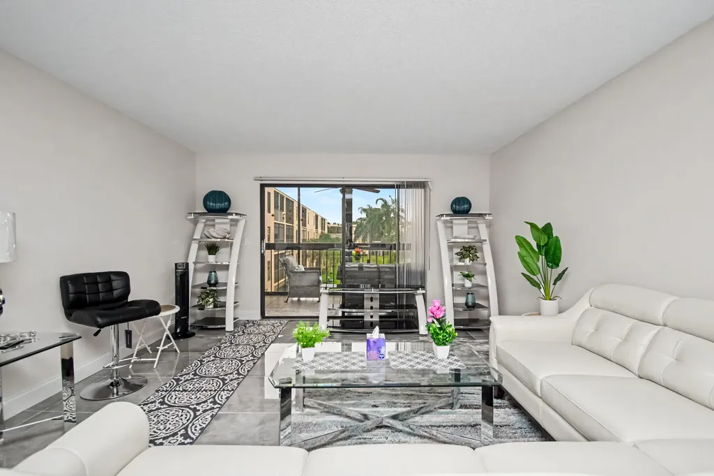 7351 Kinghurst Drive Delray Beach FL 33446