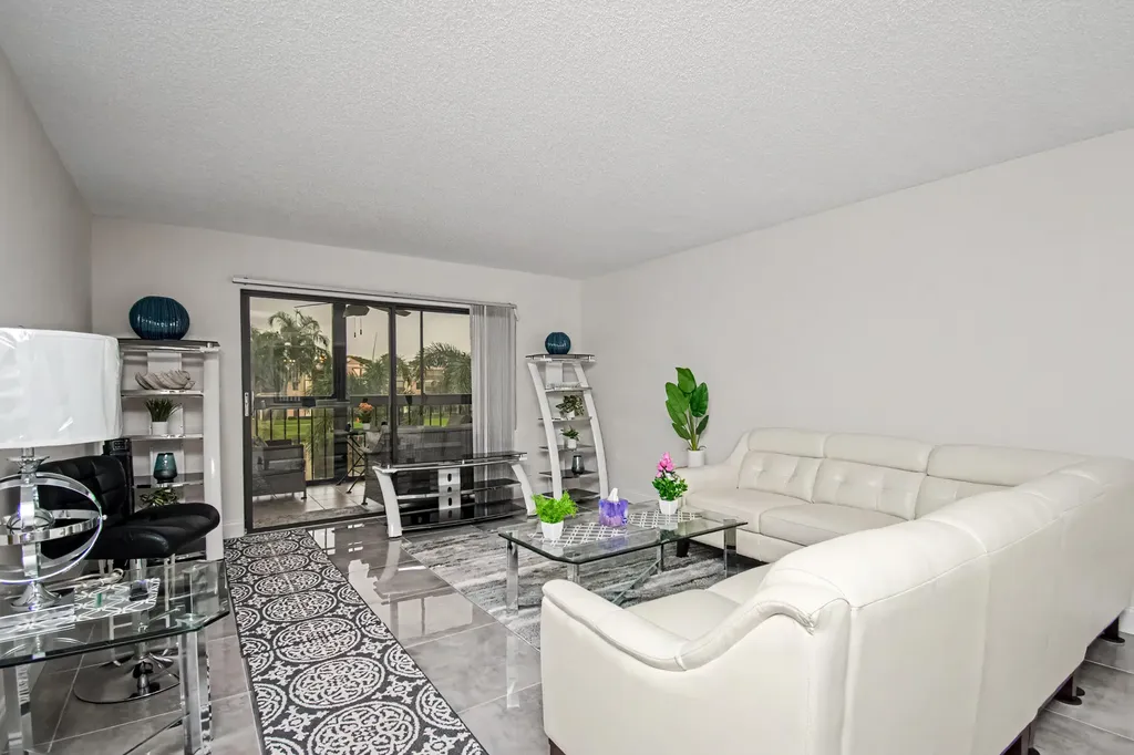 7351 Kinghurst Drive Delray Beach FL 33446
