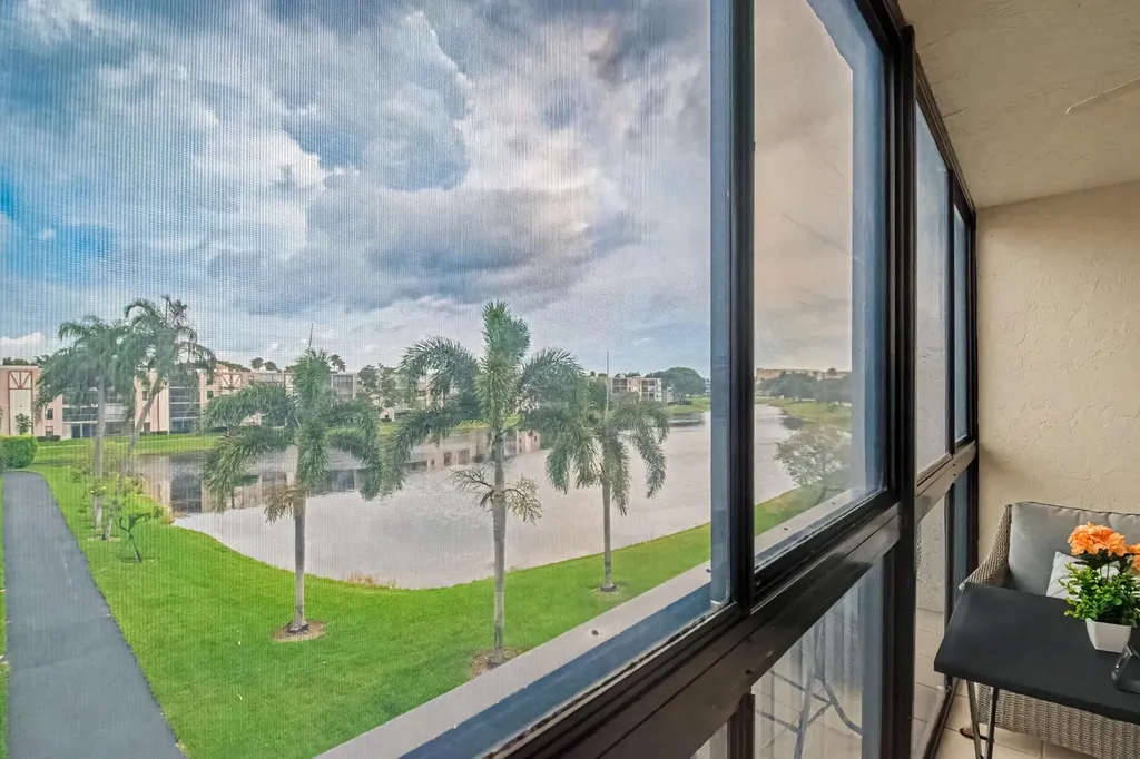 7351 Kinghurst Drive Delray Beach FL 33446