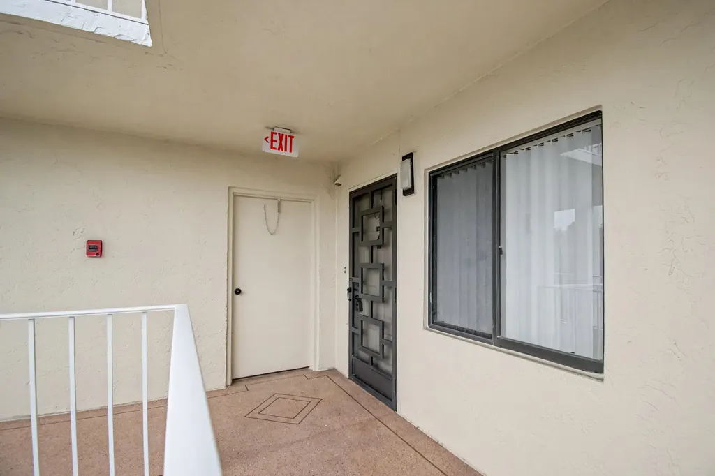 7351 Kinghurst Drive Delray Beach FL 33446