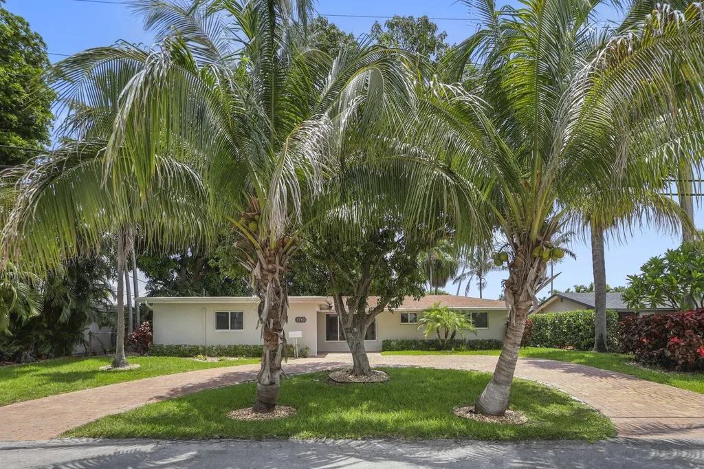 1710 SW 4th Avenue Pompano Beach FL 33060