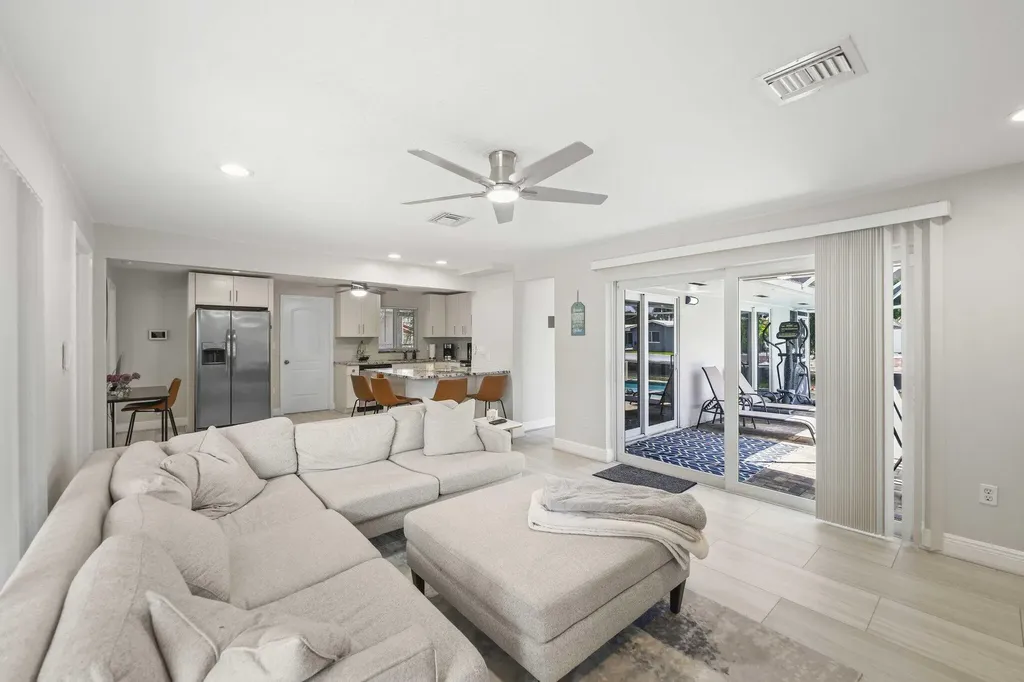 1710 SW 4th Avenue Pompano Beach FL 33060